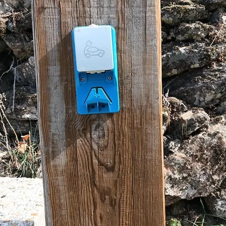 Ohana Geres House Сasa de vacaciones Ruivãis